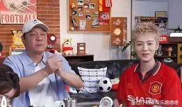 鹿晗現(xiàn)身范志毅直播間彈幕滿屏都是司曉迪。他面上帶著笑意可是膚色暗沉厚重粉底也遮不住憔悴狀態(tài)